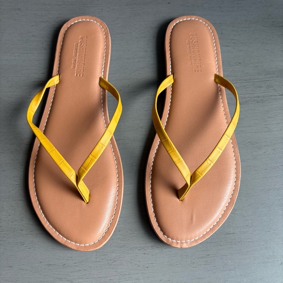Cushionaire Women's Memory Foam Tan Yellow Flip Flop Thong Sandals Sz 8 Summer - Picture 3 of 8